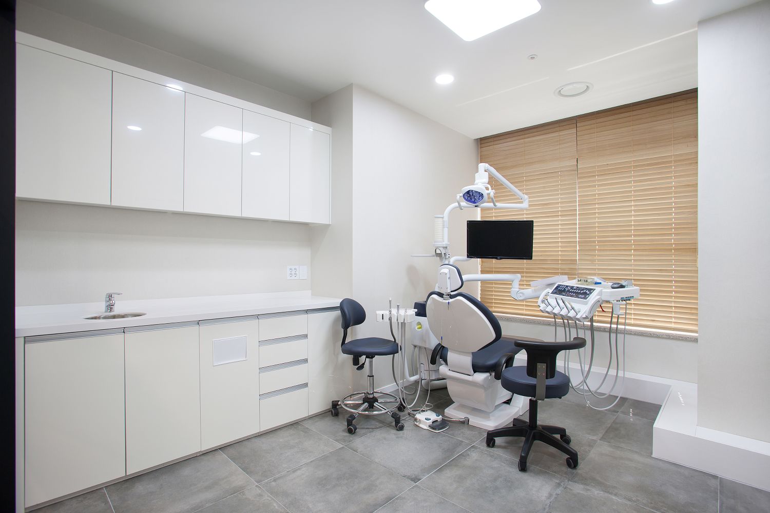 든든한 치과의원 공간 사진 4